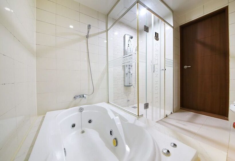 בית מלון כפרי Carlton