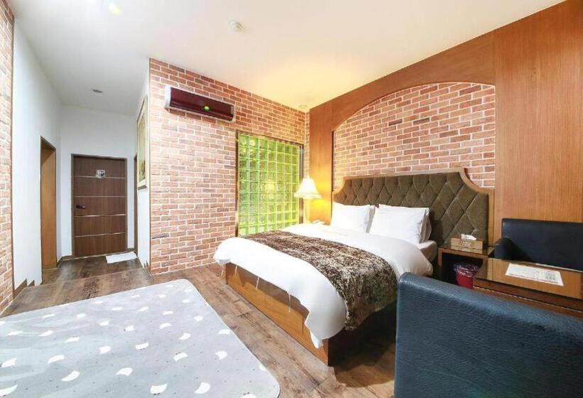 בית מלון כפרי Carlton