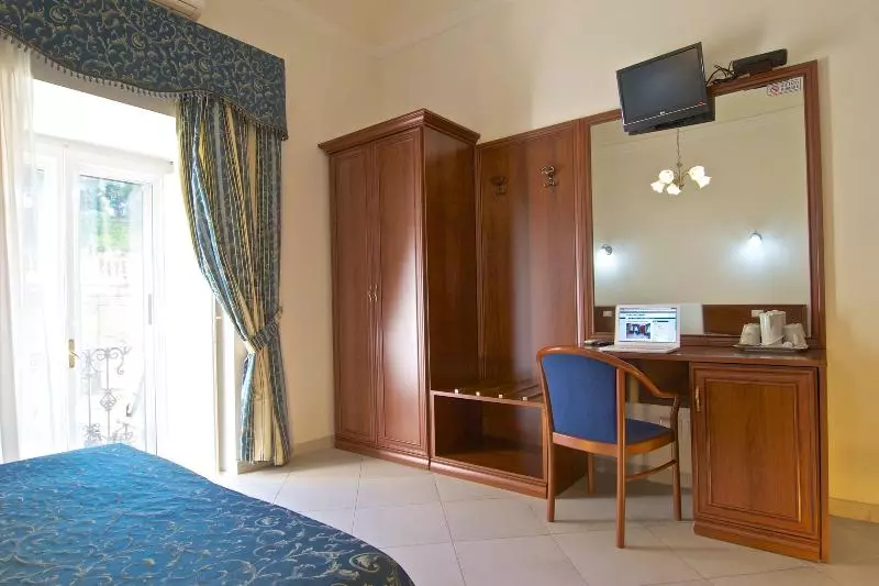 هتل Rome Sweet Rome