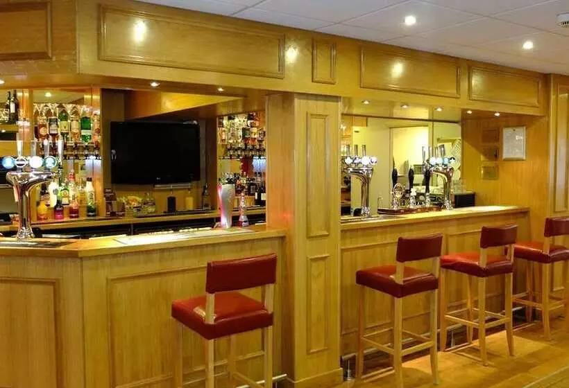 Отель The Golden Lion