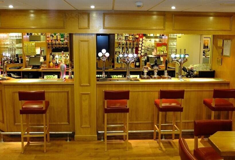 فندق The Golden Lion