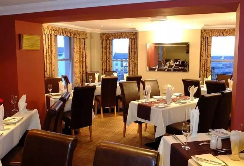 Отель The Golden Lion