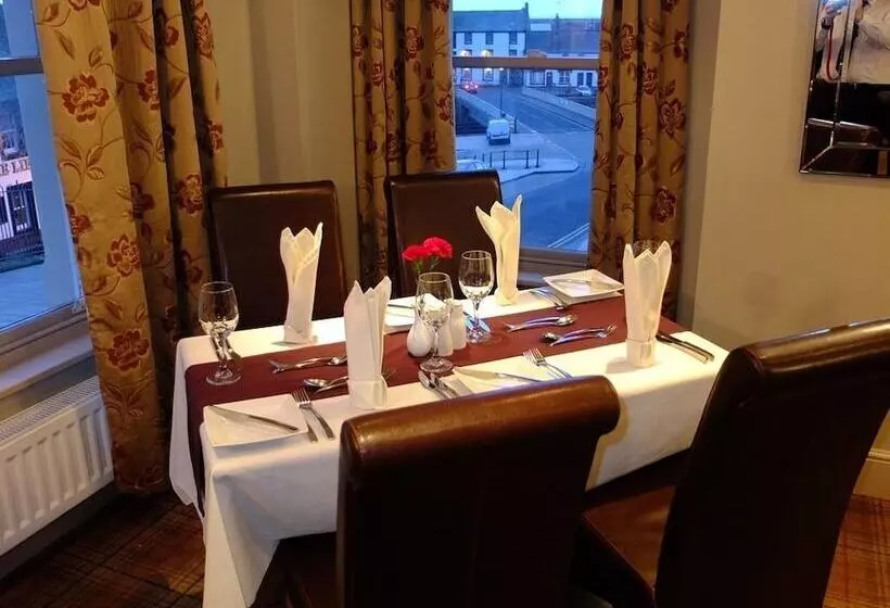 בית מלון כפרי The Golden Lion