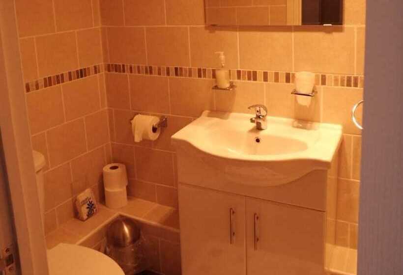 فندق The Golden Lion