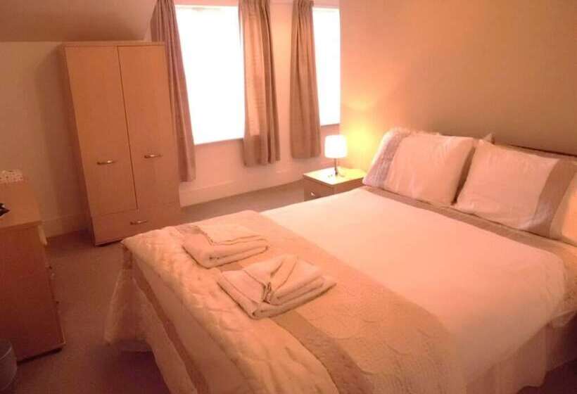 فندق The Golden Lion