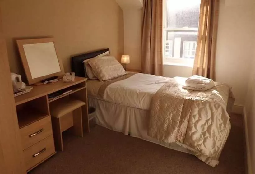 Отель The Golden Lion