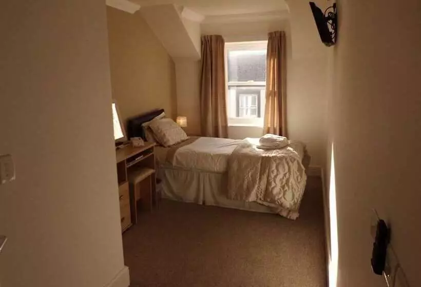 Отель The Golden Lion