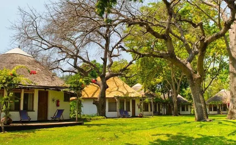 هتل The Makokola Retreat