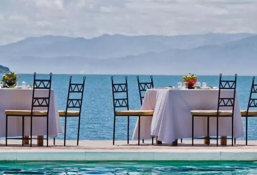 هتل The Makokola Retreat