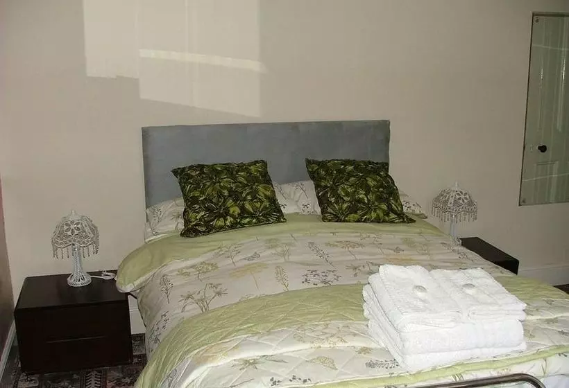 בית מלון כפרי Tremont House