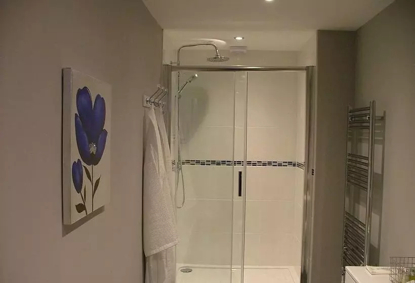 בית מלון כפרי Tremont House