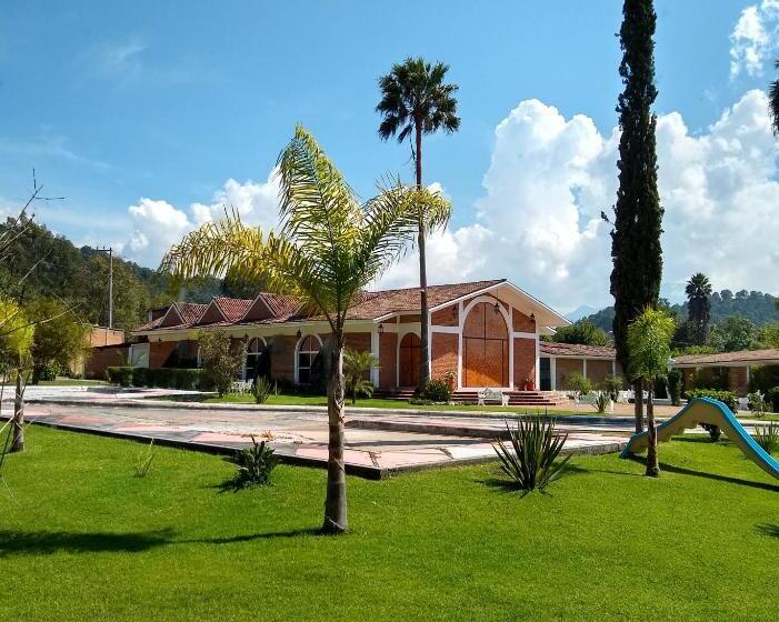 هتل Villa Monarca Inn