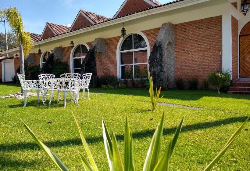 هتل Villa Monarca Inn