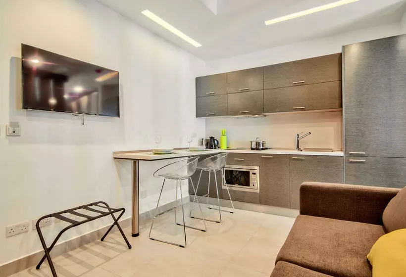 Jules Suites