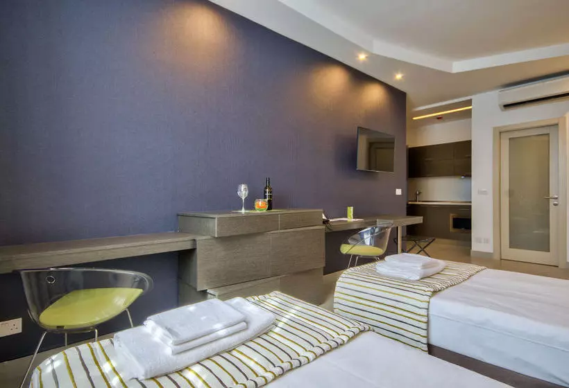 Jules Suites