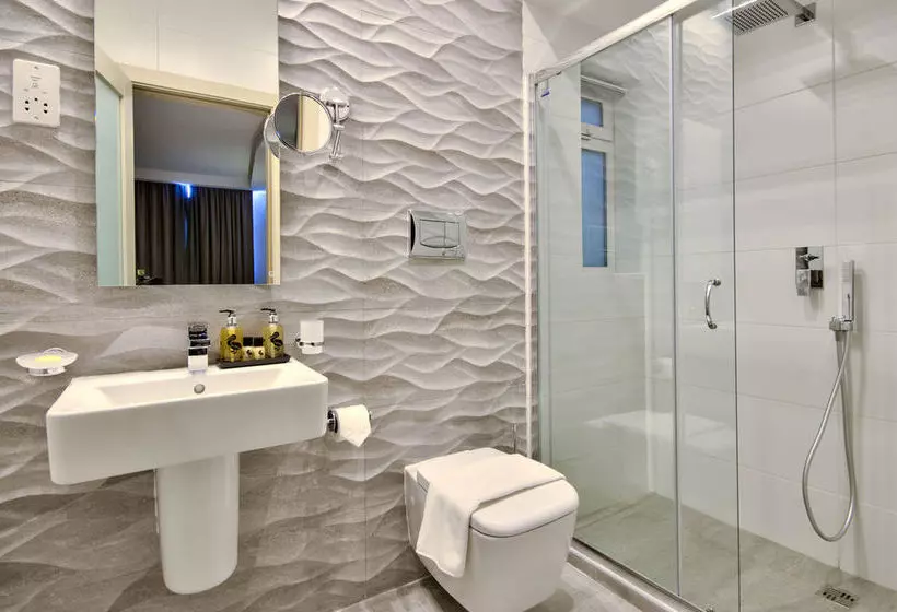 Jules Suites