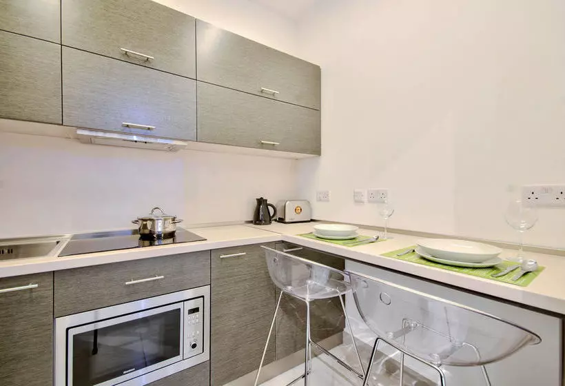 Jules Suites