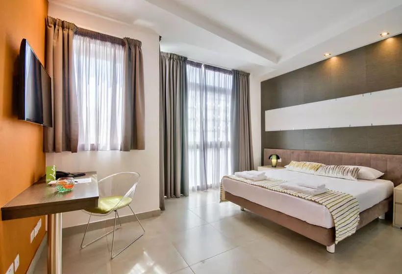 Jules Suites