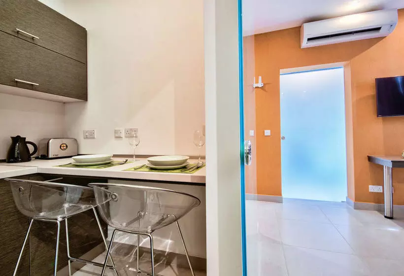 Jules Suites