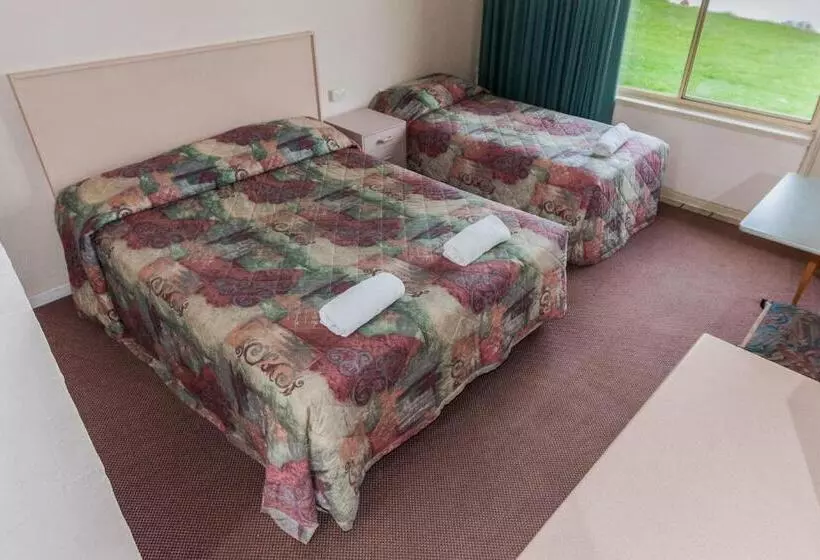 Moruya Waterfront Hotel Motel