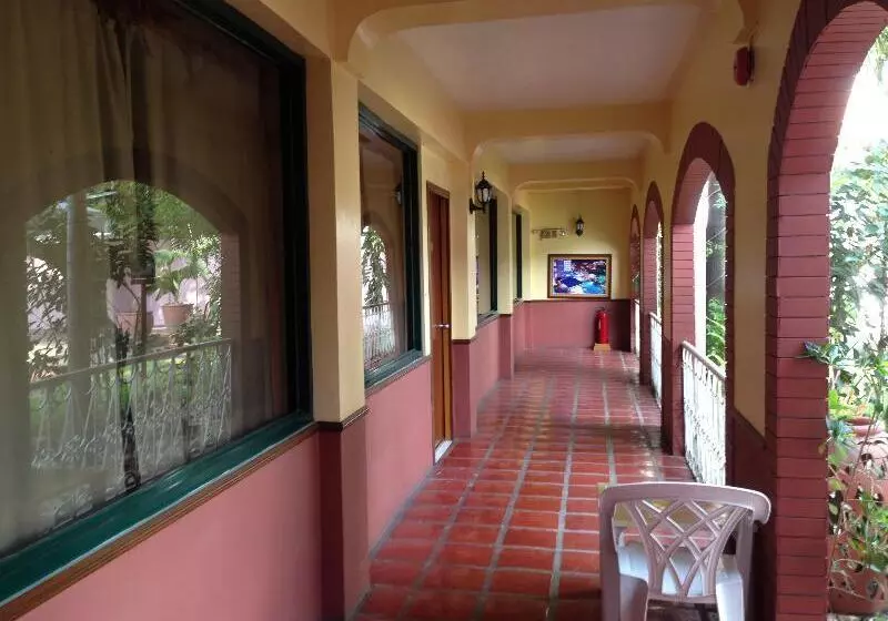 استراحتگاه Orchid Inn