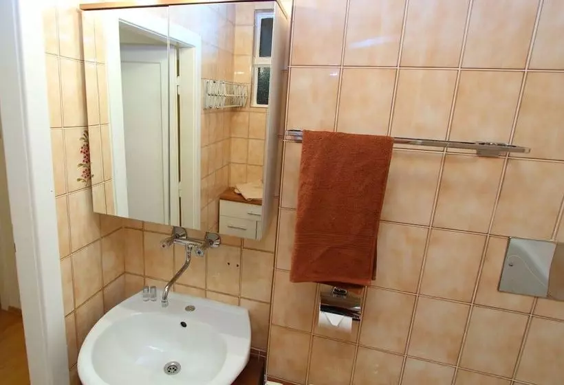 Vienna Star Apartments Reumannplatz