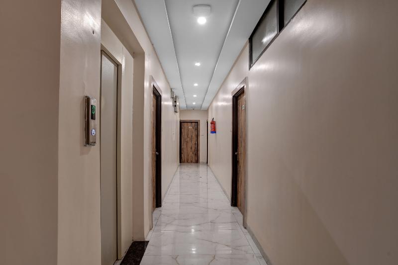 Hotel Collection O 45876 Benchmark Vijay Nagar