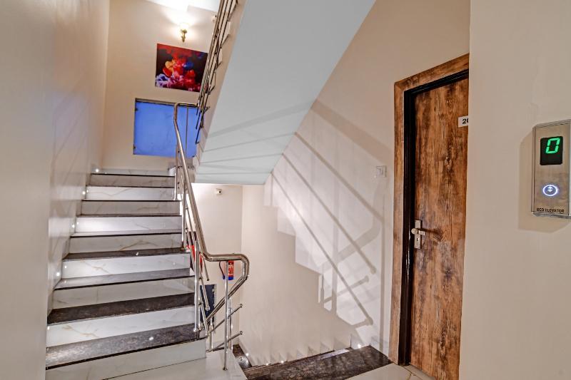 Hotel Collection O 45876 Benchmark Vijay Nagar