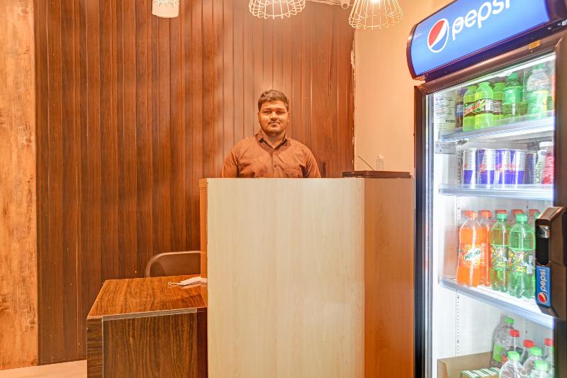 Hotel Collection O 45876 Benchmark Vijay Nagar