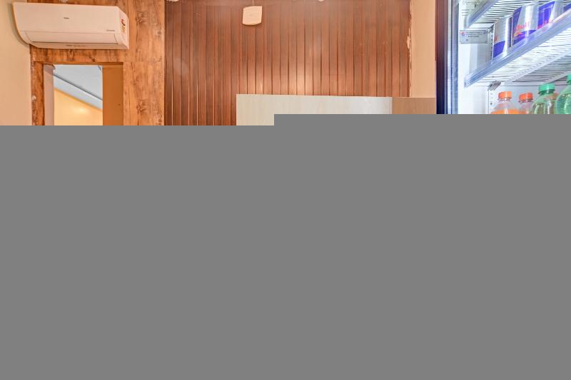 Hotel Collection O 45876 Benchmark Vijay Nagar