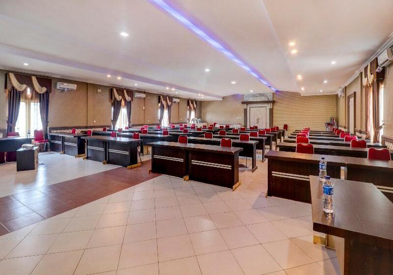 Отель Oyo 90564  Merangin Syariah