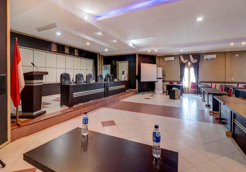 Отель Oyo 90564  Merangin Syariah