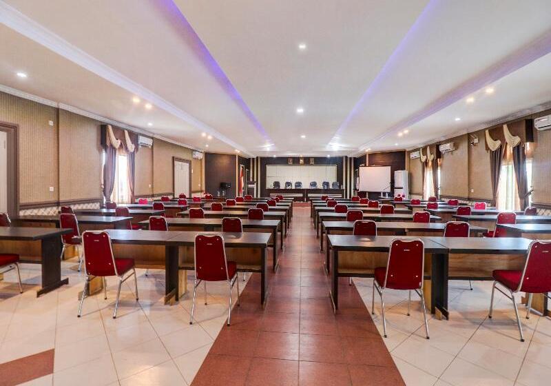 Отель Oyo 90564  Merangin Syariah