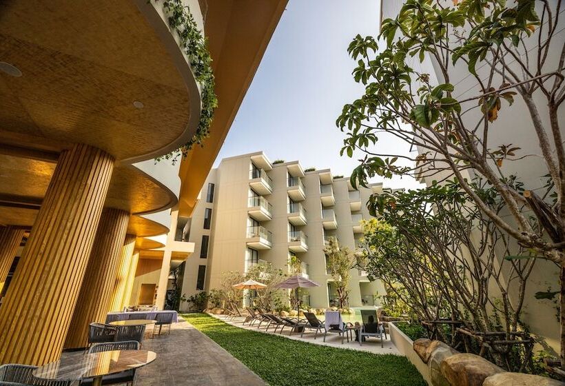 Hotel Phuket Emerald Beach Resort