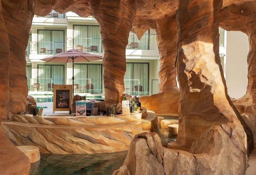 Hotel Phuket Emerald Beach Resort