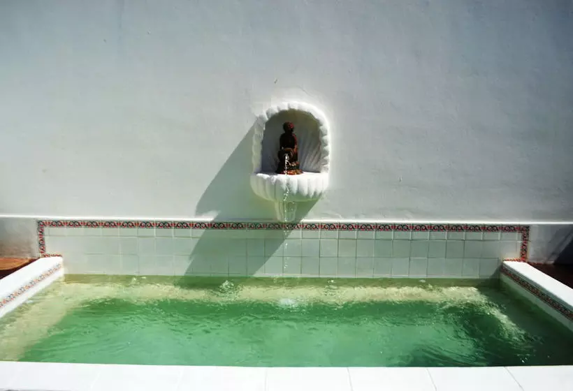 تختخواب و صبحانه Casa Real