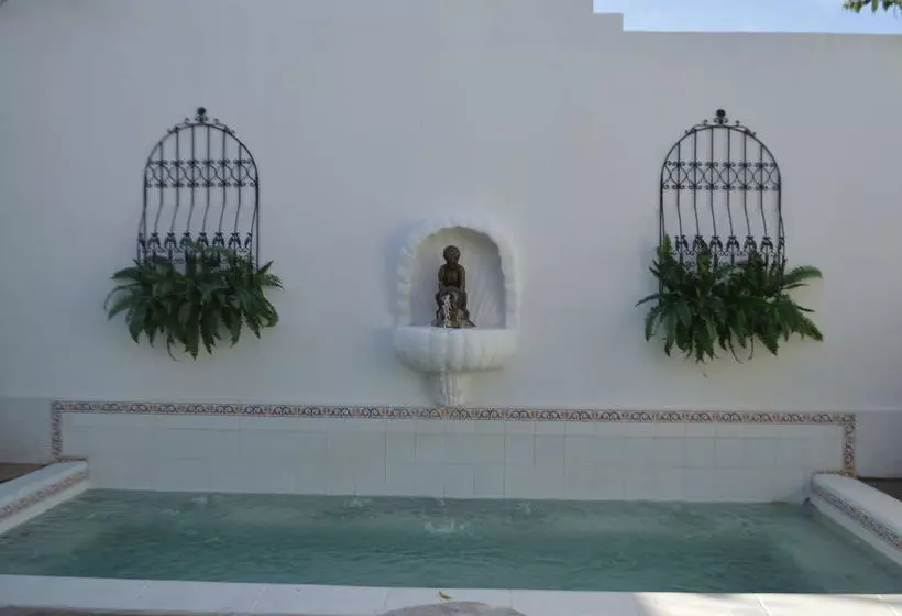 تختخواب و صبحانه Casa Real