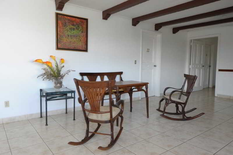 تختخواب و صبحانه Casa Real