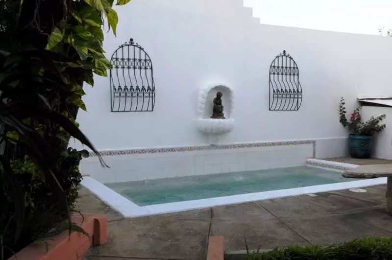 تختخواب و صبحانه Casa Real