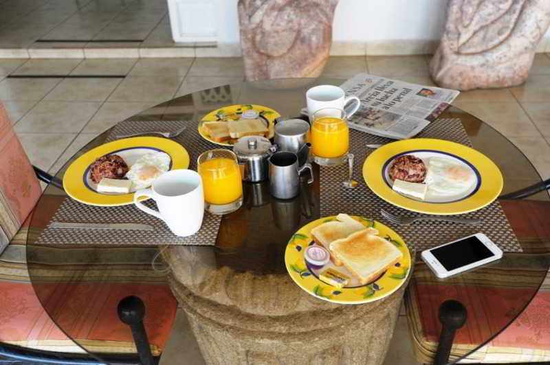 تختخواب و صبحانه Casa Real