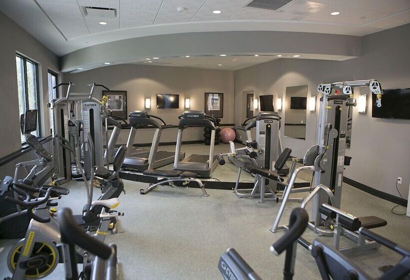 Furnished Quarters Bank Street Commons