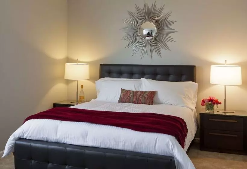 Furnished Quarters Bank Street Commons