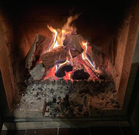 Отель Cooroona Alpine Lodge