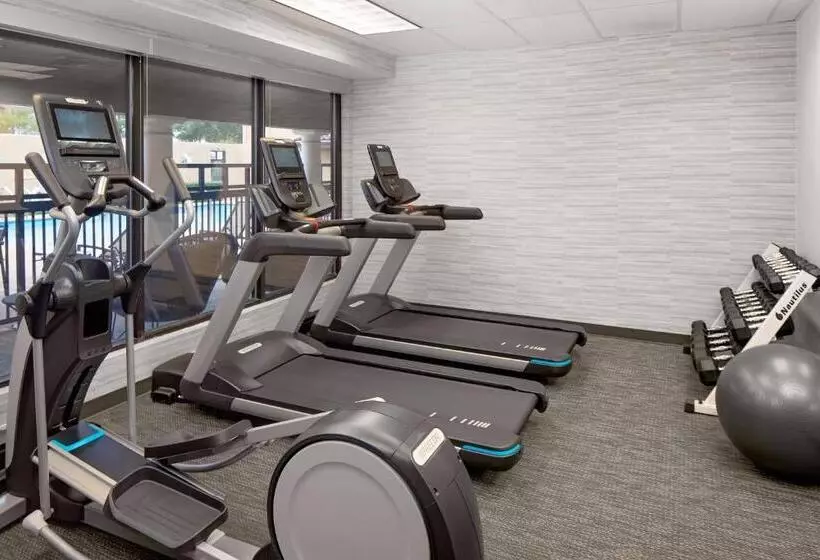 ホテル Courtyard By Marriott Houston Rice University