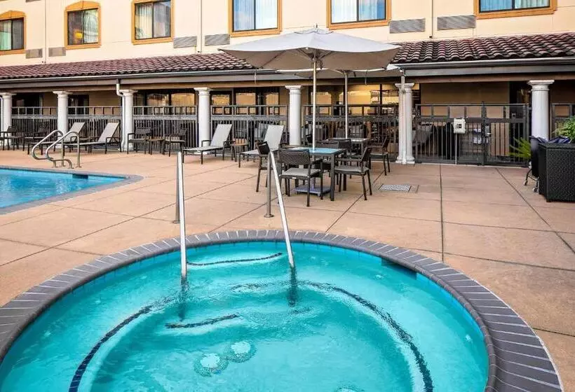 ホテル Courtyard By Marriott Houston Rice University
