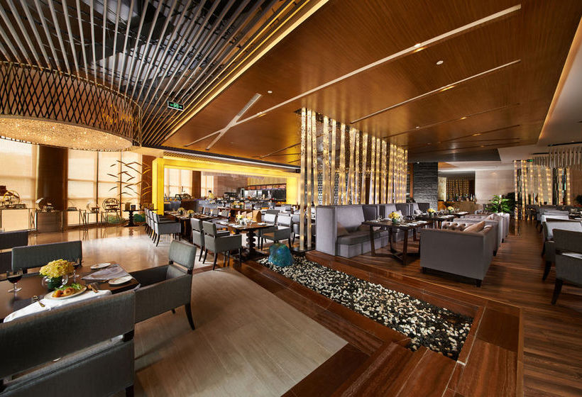 Отель Howard Johnson Hot Spring Resort Wugongshan