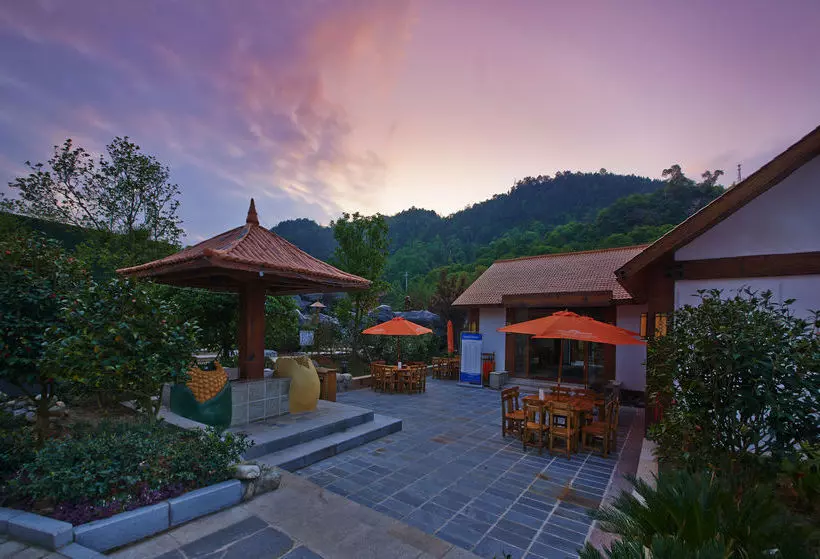 Hotel Howard Johnson Hot Spring Resort Wugongshan