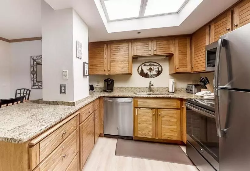 Отель Park Station Condominiums 234