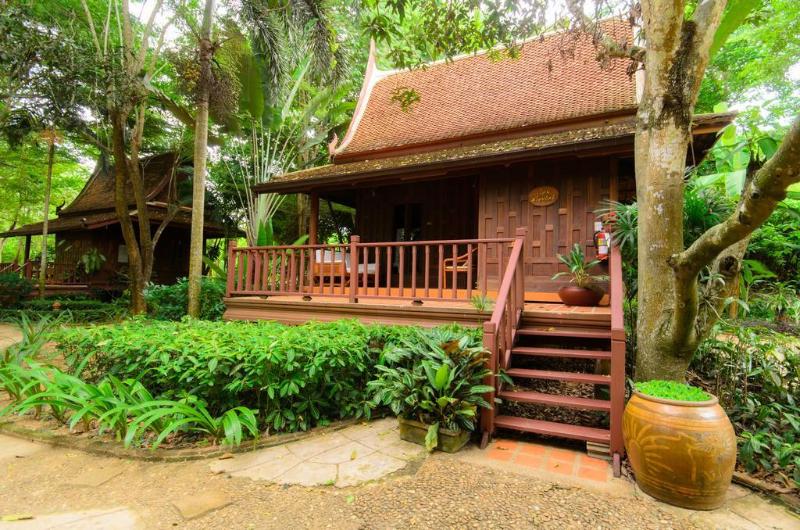 Hotel Petchvarin Resort And Spa