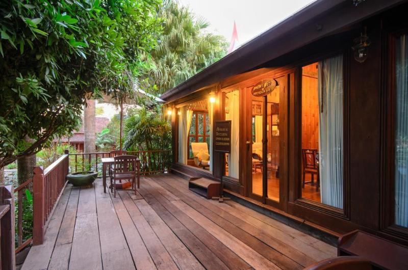 Hotel Petchvarin Resort And Spa